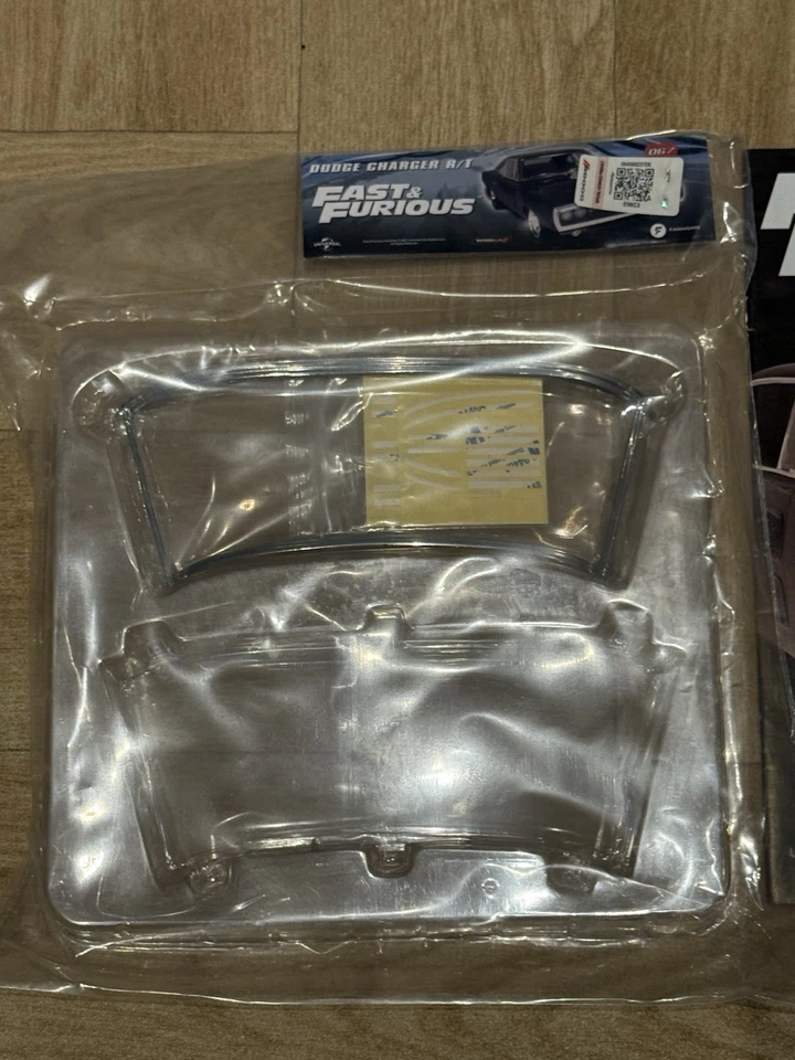 FANHOME BUILD THE 1/8 DODGE CHARGER R/T FAST AND FURIOUS CAR - ISSUE 67 - Image 2 of 3