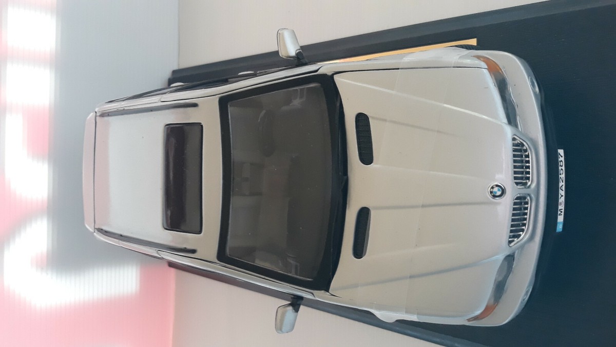 BMW X5 gris silver échelle 1/18 ANSON 30385 voiture miniature 4x4