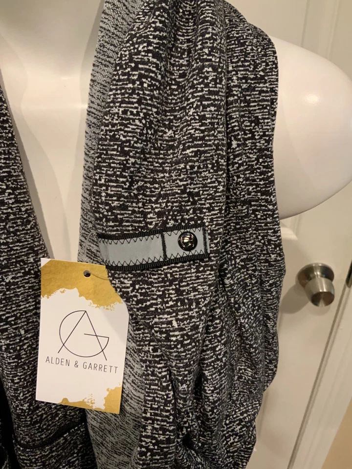 Bufanda Lululemon Vinyasa Rulu jaspeada blanca y negra, talla única O/S Foto 2 de 4