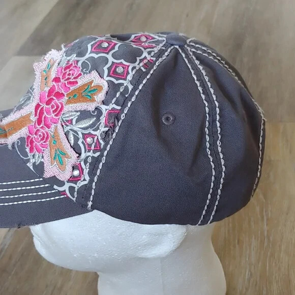 NWOT Way West Women display picture 3