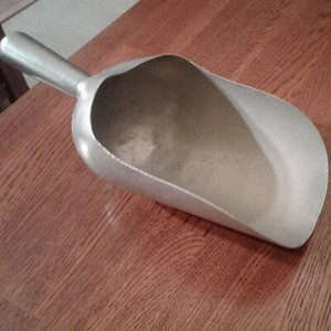 WEAR-EVER VINTAGE ALUMINUM TRADE MARK NO. 4341/2 LARGE SCOOP U.S.A.