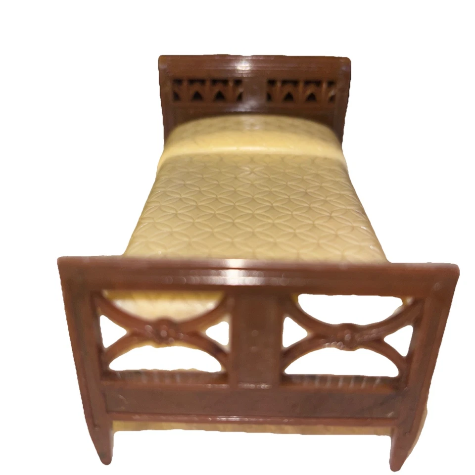 Vintage Renwal Dollhouse Beds Furniture 2 Matching Twin Beds - Image 2 of 4