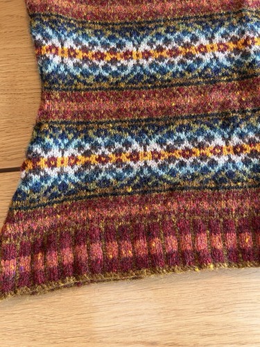Hand Knitted Fair Isle Jamiesons Scotland Shetland Wool Eunny Jang -Autumn Rose - Picture 22 of 24
