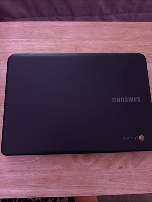Samsung Chromebook 3 XE500C13 11.6 in. 4GB RAM 32GB SSD Intel Celeron N 2.48GHz