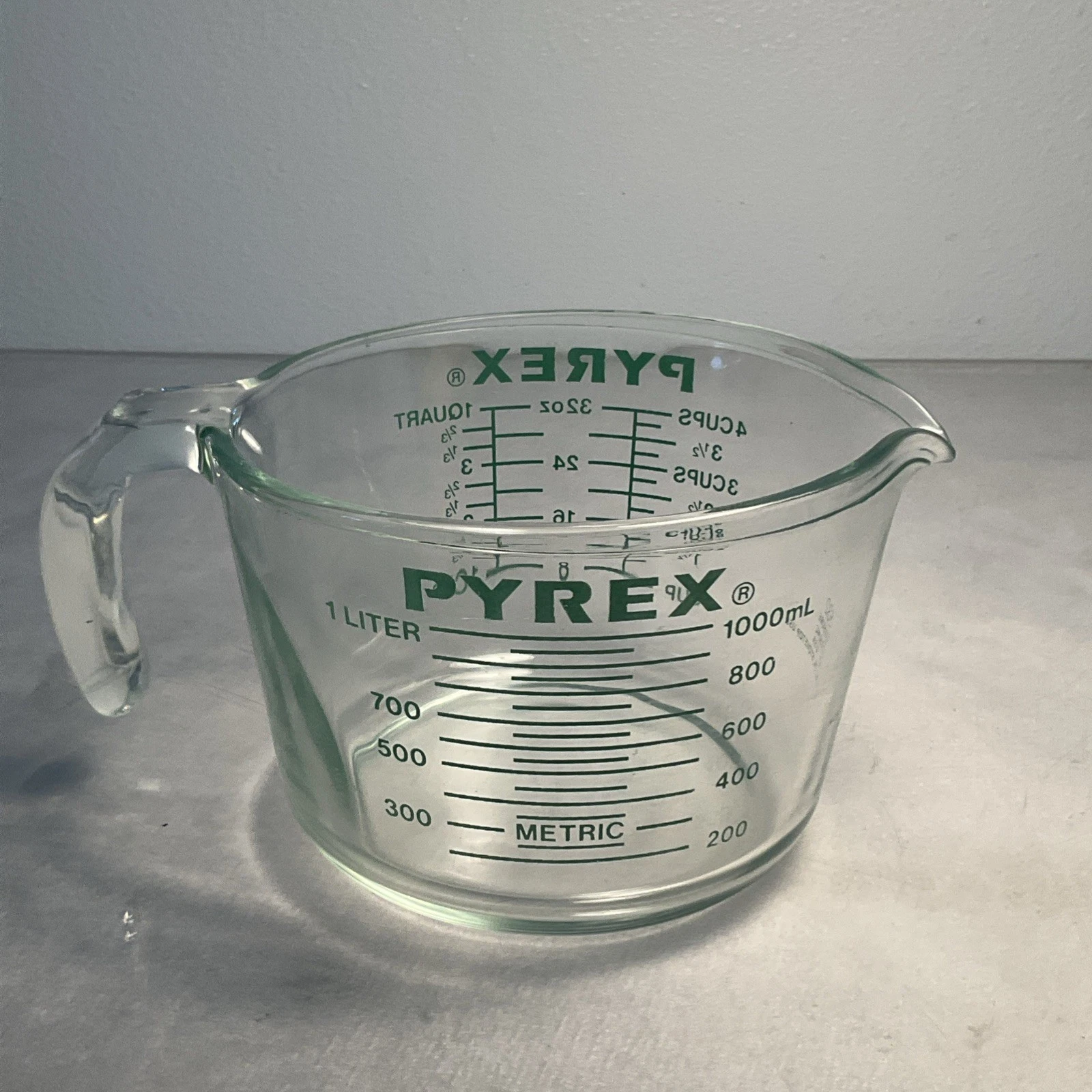 RARE Pyrex Glass Measuring 4 Cup Liter Quart Mixing Bowl Green Letters! LOOK