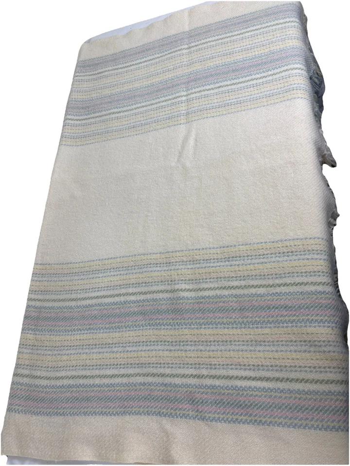 Manta de Colección Churchill Weavers Lana Tejida a Mano Flecos 64x44 Marfil Pastel EE. UU. Foto 4 de 4