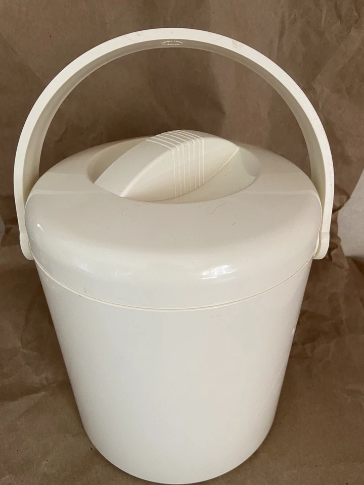 Portable White Ice Bucket Insulated solid Handle and Lid White Interior USA Foto 2 de 4