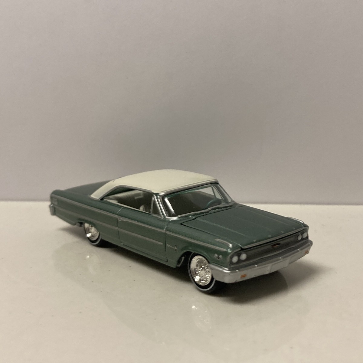 1963 63 Ford Galaxie 500 Collectible 1/64 Scale Diecast Diorama