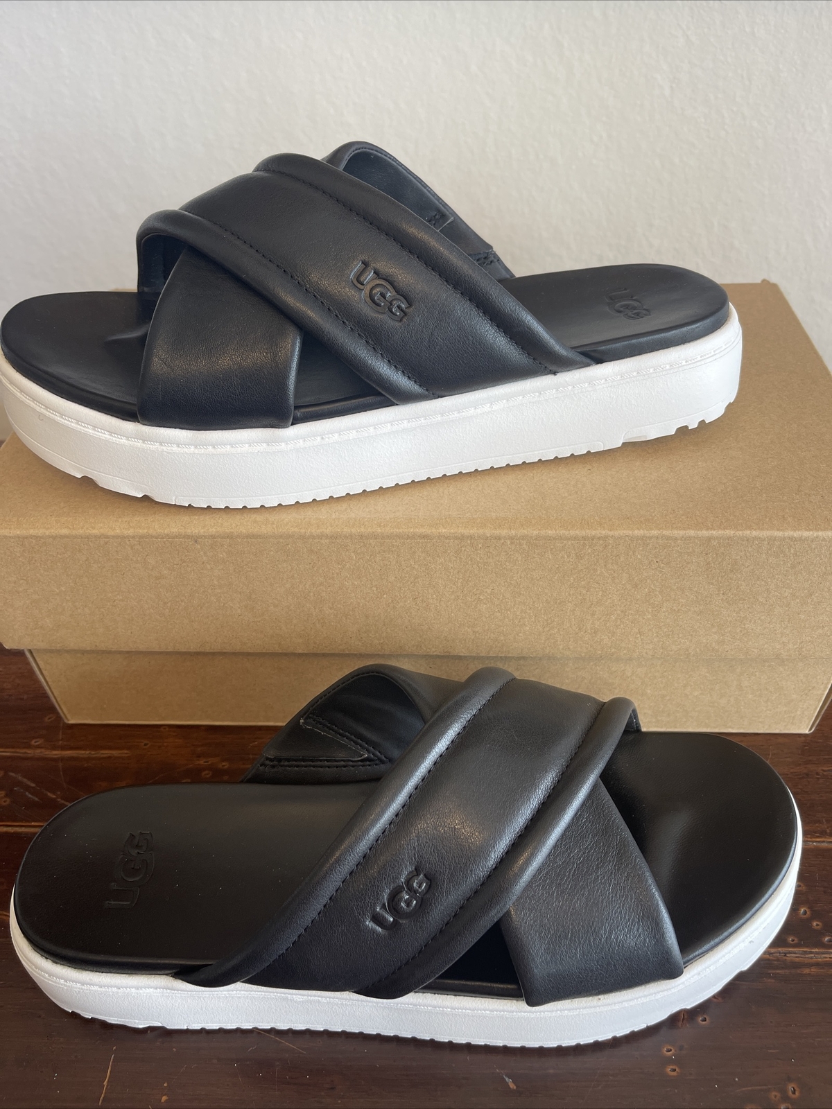 ugg zayne cross band review