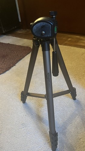 AmazonBasics 127cm (50") Lightweight Tripod with Bag - Picture 2 of 2