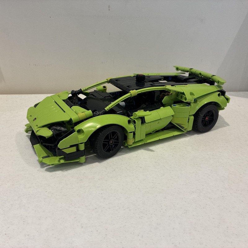 LEGO Technic Lamborghini Huracán Tecnica Building Set (42161)