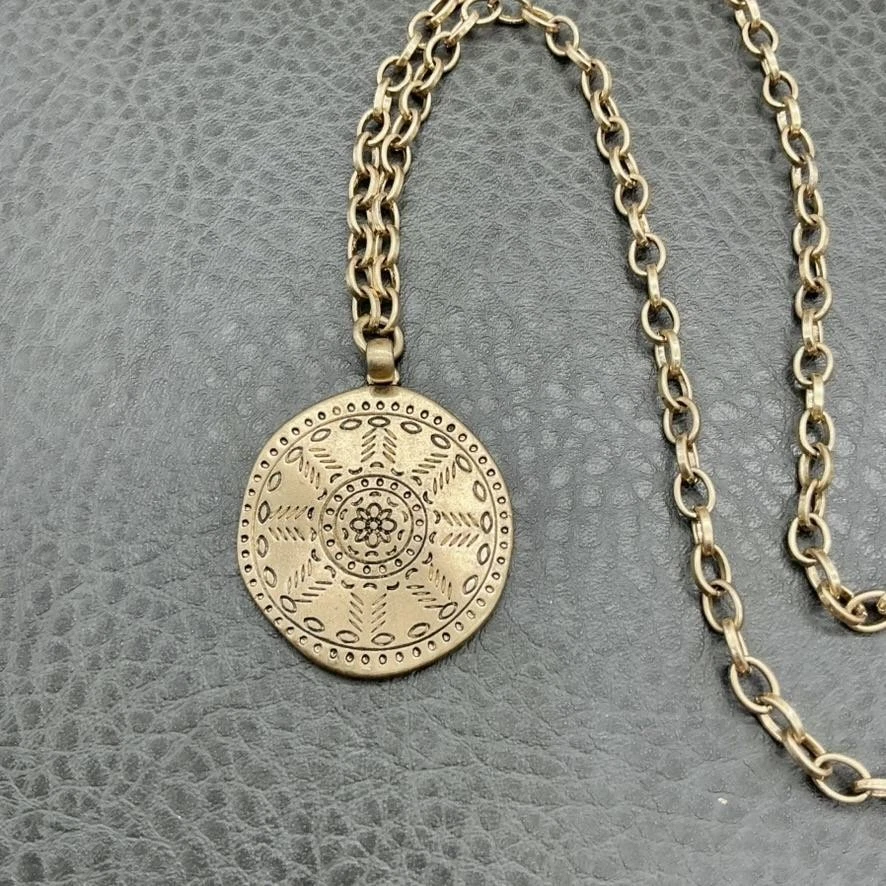 Collar Banana Republic Tono Dorado Medallón Colgante Cierre Langosta Moneda Boho 22" Foto 4 de 4