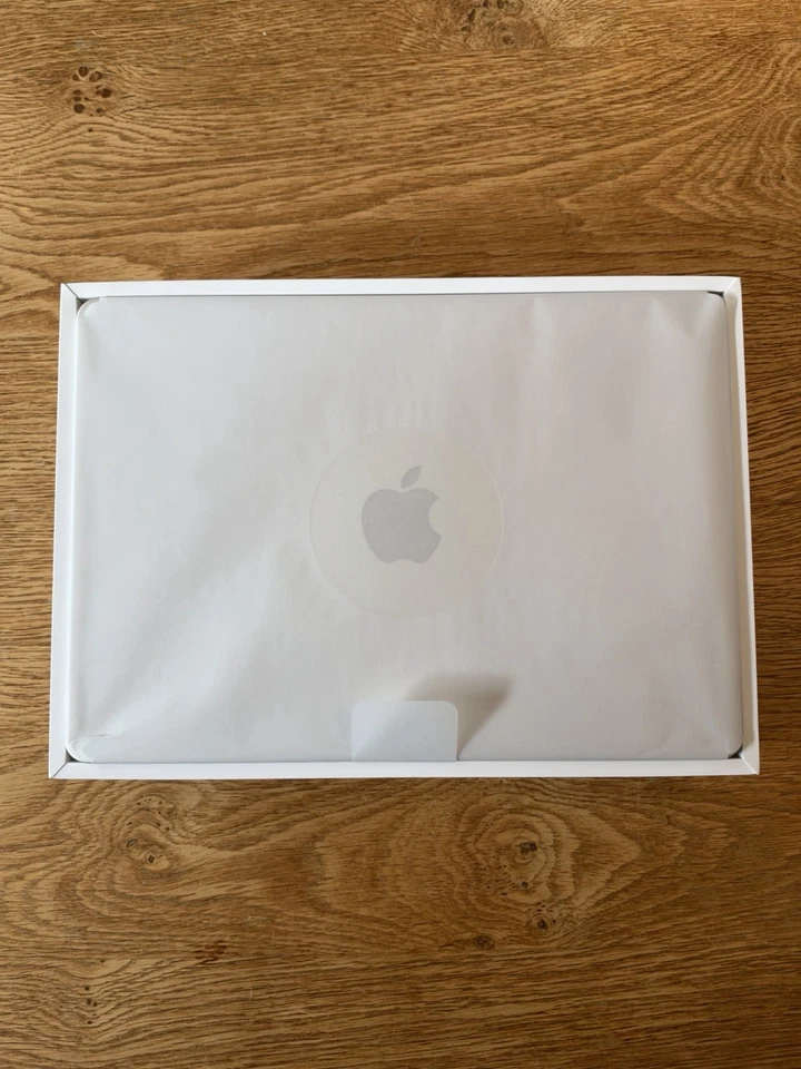 Apple MacBook Air 13" M2 · 16GB · 2TB, photo 2 of 5