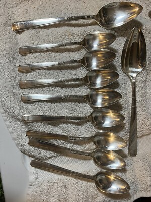 8 Teaspoons 2 Table Spoons Wm Rogers / Oneida Silverplate Flatware Capri Nice !