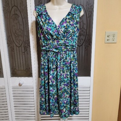 Monroe & Main Ladies Beautiful Floral Ruched Fit & Flare Dress ~ Size 6 | eBay Monroe & Main Ladies Beautiful Floral Ruched Fit & Flare Dress ~ Size 6 | eBay