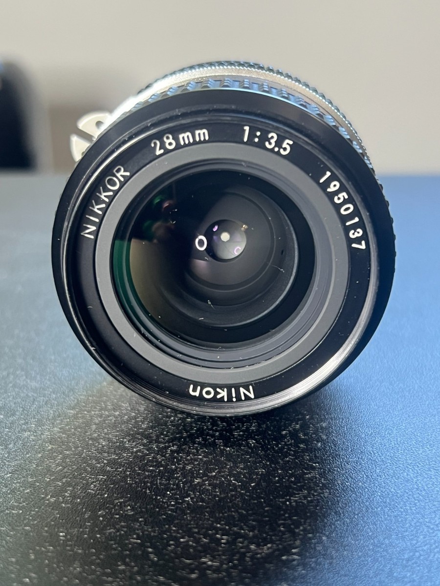 超美品 NIKON AI-S NIKKOR 28㎜ f3.5 MF Y971 Nikon AI NIKKOR 28mm f/3.5 Wide Angle Lens | AI MF Vintage Japan