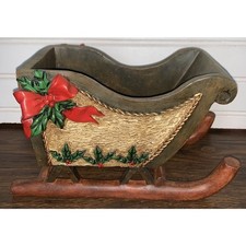 Santas Sleigh Victorian Christmas Resin Centerpiece Mantle Decor 9"x 5.5"x 4.25