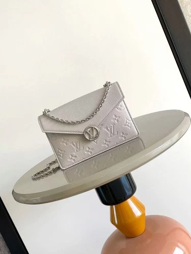 LLouisV M13569 Monogram Empreinte Rosy Chain Wallet Gray Silver Hardware  video thumbnail