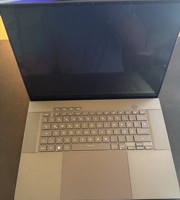 ASUS ROG Zephyrus G16 GU605MY RTX 4090 Ultra 9 185H 32GB 2TB OLED 240Hz Win11Pro