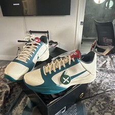 Nike kobe 5 x Kaitlyn Clark size 11.5