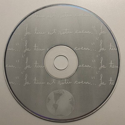 La terre est notre coeur CD French World Music Printed Disc Artwork Audio Unique