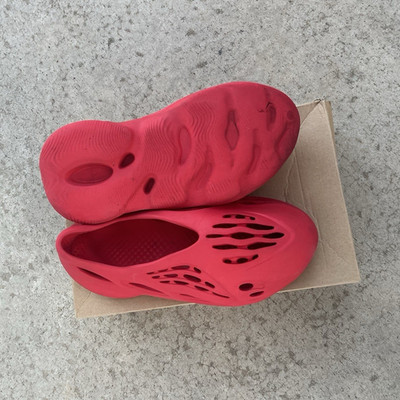 adidas Yeezy Foam Runner Vermilion Red Foam Slip On Sneaker Low Top GW3355