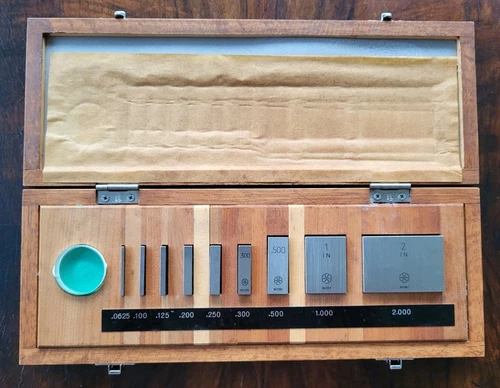 Mitutoyo Gage Block Set Code No. 516-931 Set No. BE1-9-3 w/Wood Case Japan 