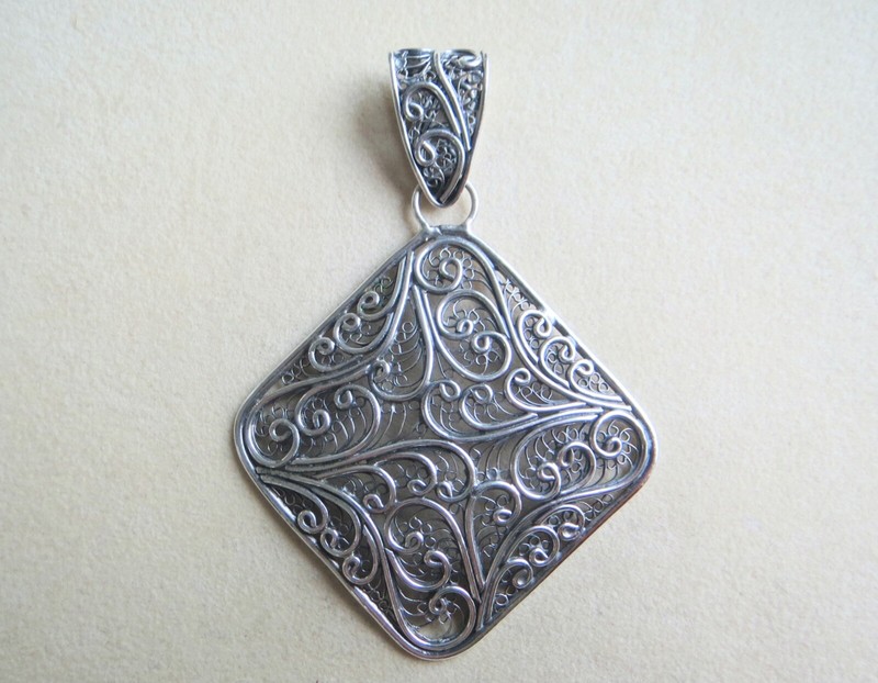 Vintage 925 Sterling Silver Filigree Pendant 11.7 Grams