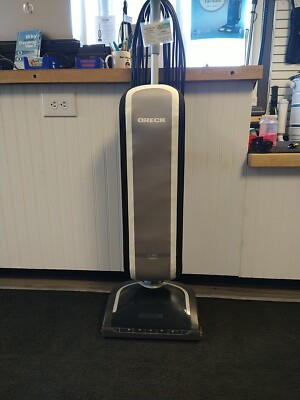 Oreck Elevate Conquer Upright Vacuum Cleaner For Carpet And Floors new in box 
