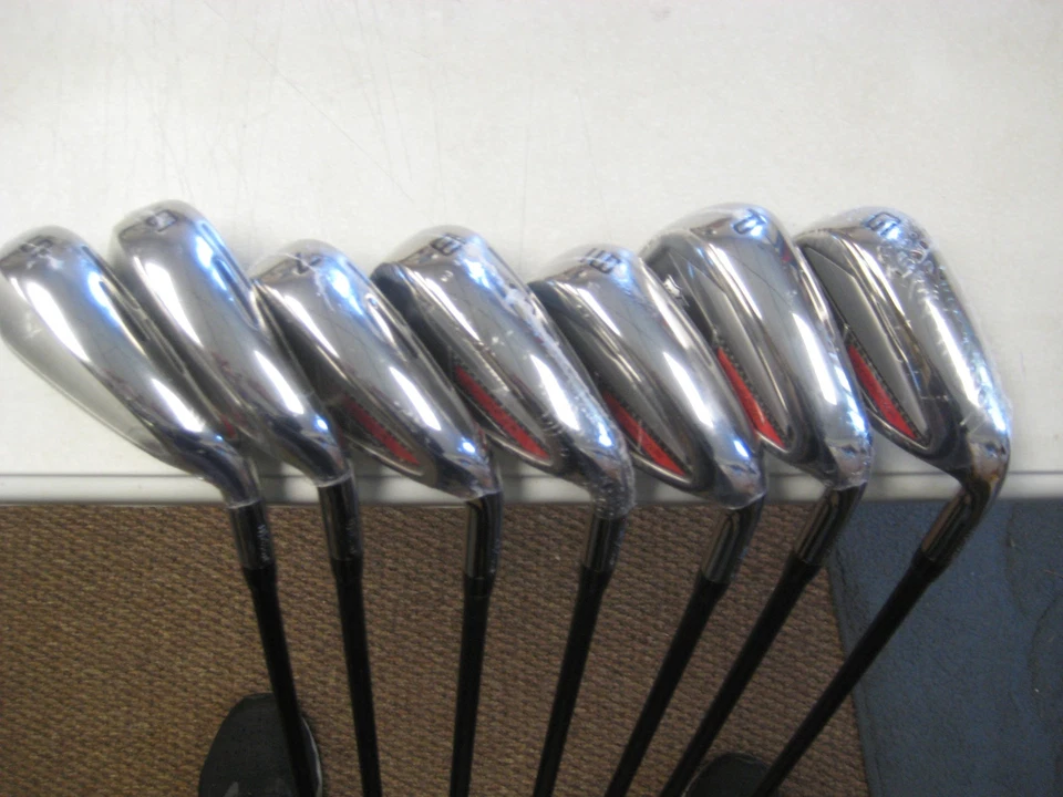 NEW Wilson Staff Dynapower iron set 5 thru pw,gw KBS Graphite regular Mens RH - Image 3 of 4