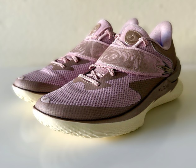 7y / 8.5 Womens
