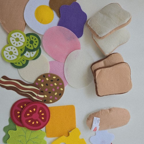 Melissa And Doug Flannel Sandwich Play Food Set - Picture 4 of 5