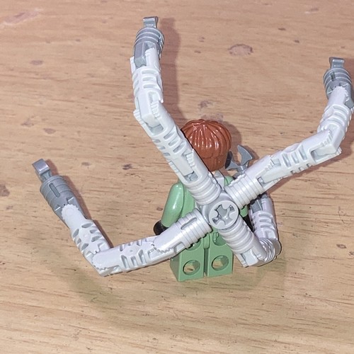LEGO Dr. Octopus Minifigure (Otto Octavius) 4856 Spider-Man - Doc Ock's Hideout - Picture 3 of 6