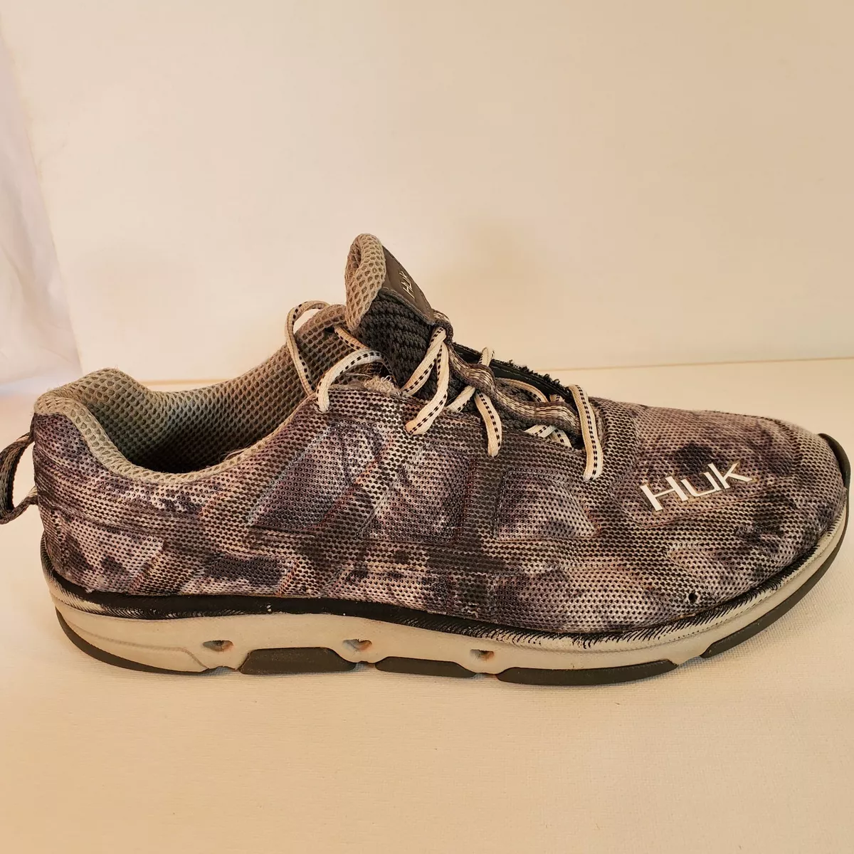 Huk Attack Mens Size 9 Performance Shoes Gray FISHING