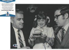 WENDY THOMAS WENDYS FAST FOOD LOGO GIRL SIGNED 8x10 PHOTO BECKETT DAVE COA BAS