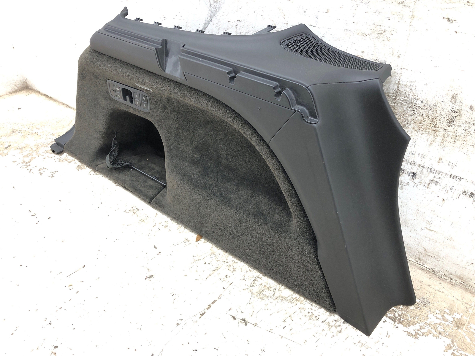 2016-2020 BENTLEY BENTAYGA LEFT REAR QUARTER TRIM PANEL COVER 36A863887 BLACK