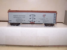 HO SILLVER STREAK WOOD KIT BUILT REEFER NORTH WESTERN REFRIGERATOR LINE CNW NWX