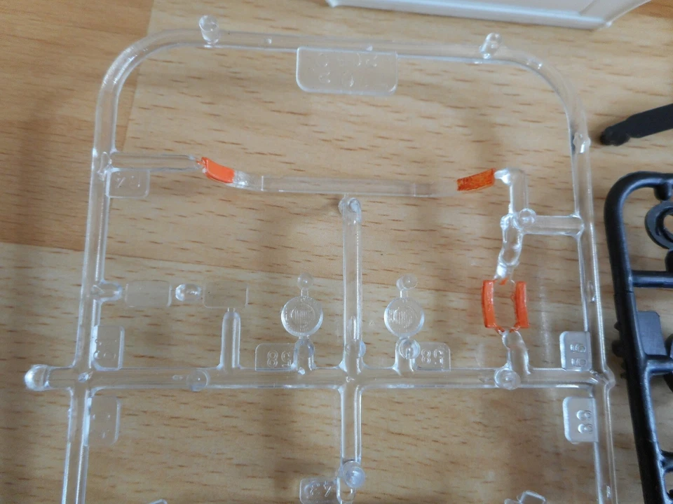 Model Kit Revell Porsche 911 Carrera Cabrio au 1:25 en boîte - Photo 3/3