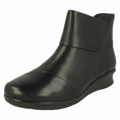 clarks wide fit boots