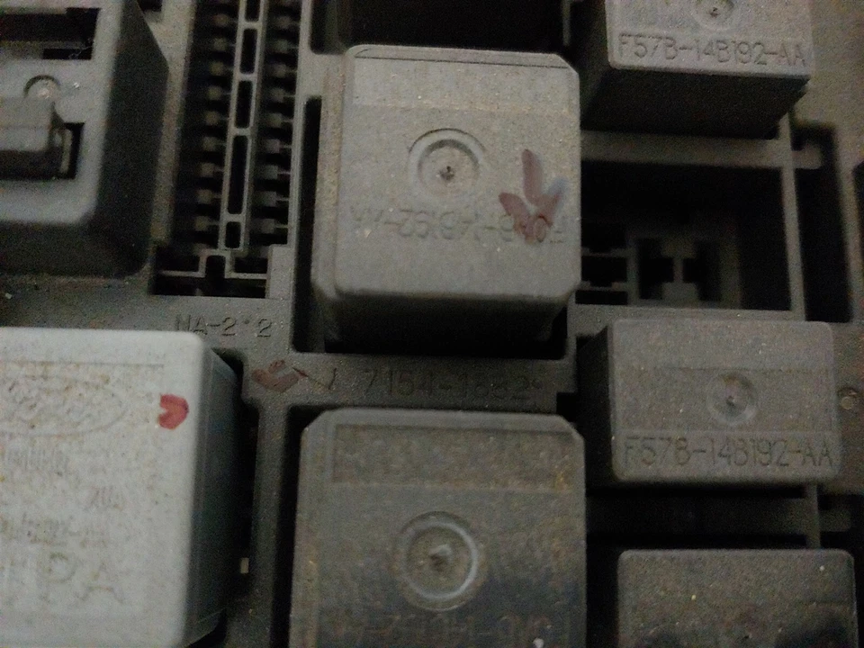 Ford Fusion Mercury Milan 2006-2009 caja de fusibles unidad de relé módulo 71541882 429-10D6 Foto 3 de 4