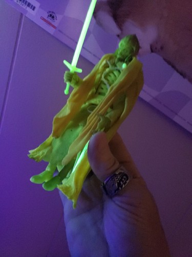 ToyBiz 2003 LOTR Return of the King King of the Dead Action Figure Glows in Dark - Picture 2 of 6