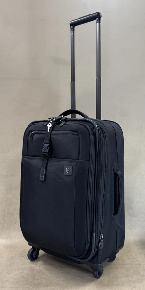 Victorinox Avolve 2.0 Black 22” Expandable Spinner Carry On Suitcase 31315101 - Image 3 of 4