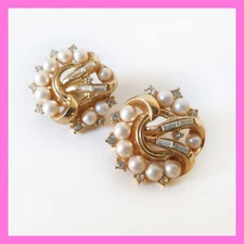 Crown Trifari Faux Pearls Rhinestones Gold Cluster Wreath Round Clip On Earrings