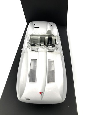 Chevrolet Corvette Sting Ray 1959 silver - No. 71000 - 1:18