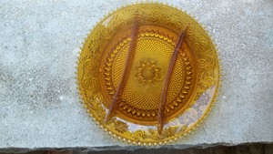 AMBER-TIARA-RELISH-PLATTER-VINTAGE-CARNIVAL-APPETITE-MID-CENTURY-PLATE-MINT-12-034