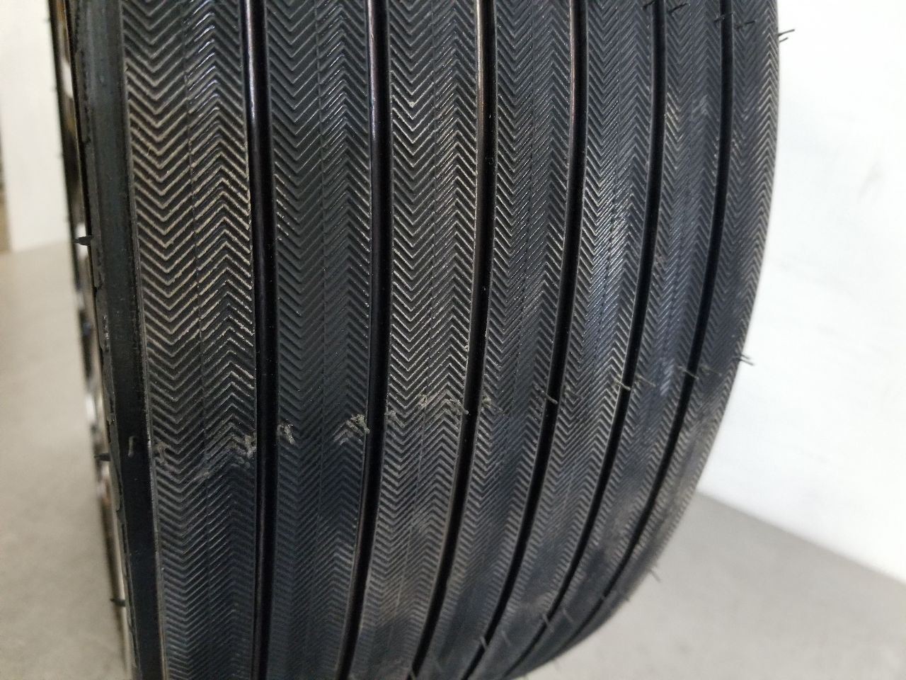 22 2022 MASERATI LEVANTE 18" SPARE WHEEL RIM AND TIRE WITH JACK KIT 