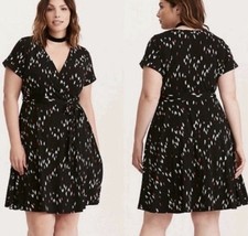 Torrid Plus Faux Wrap Dress Black With Grey And White Accents No Belt Size 3