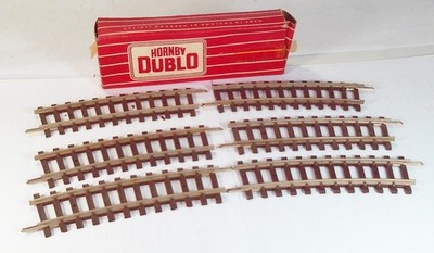Karton mit 6 Hornby Dublo Spur 00 2-Schienen 1. Radius 1/2 Kurvengleise