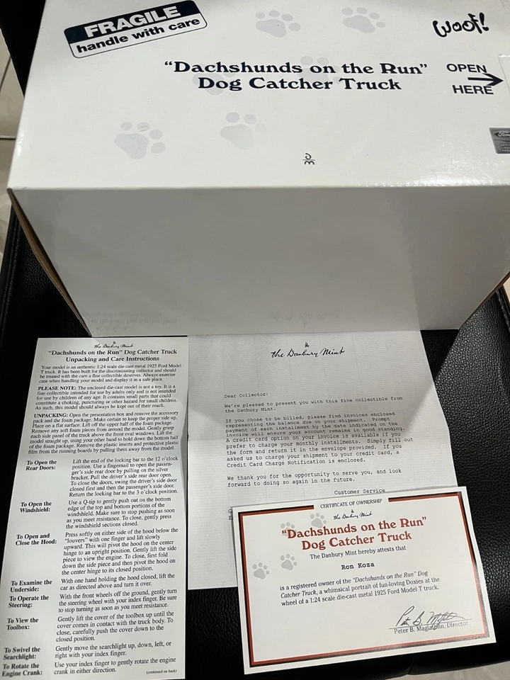 DANBURY MINT "DACHSHUNDS ON THE RUN" DOG CATCHER TRUCK, 1:24. - Image 2 of 4