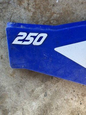 99-06 1999 TTR250 TTR 250 OEM Left Rear Side Cover Plastic Body